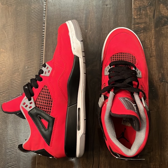 AIR JORDAN 4 RETRO GS "Toro Bravo" Red Black Low Top Sneaker Shoes - Picture 2 of 3